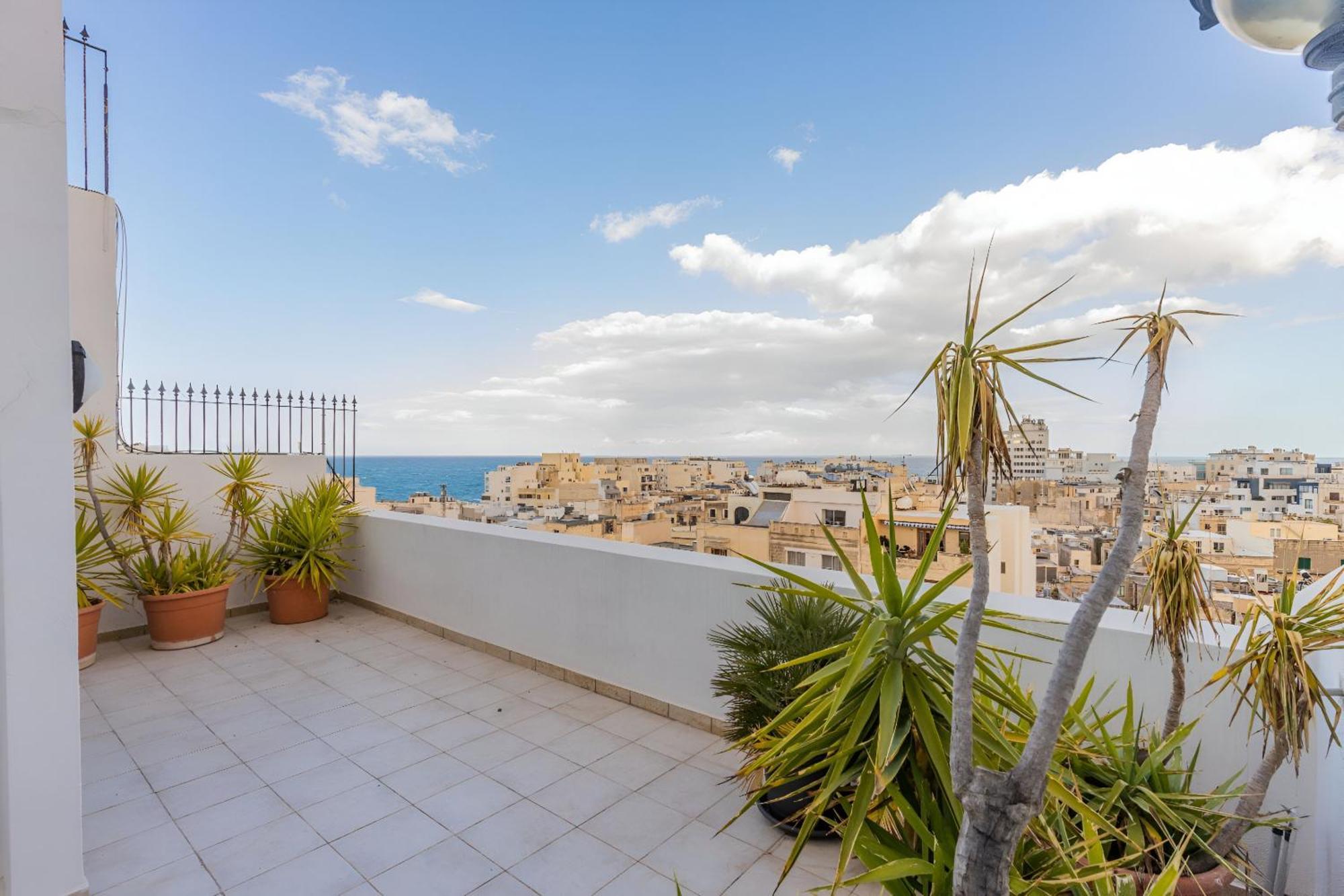 Apartment Stunning - Seaview Penthouse 3-bed + Parking