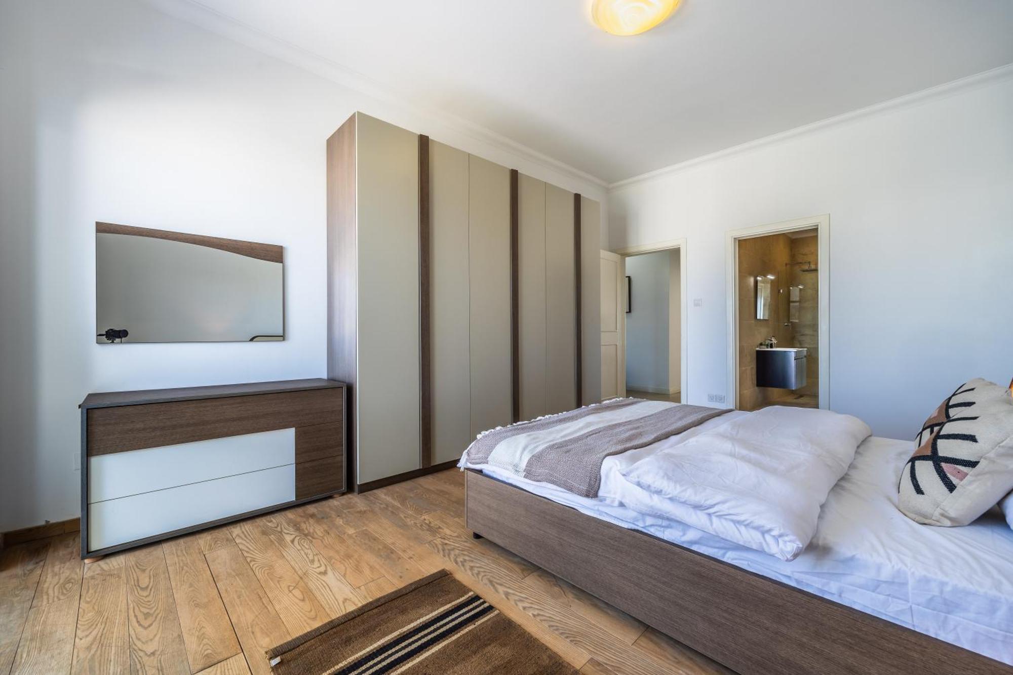 Stunning - Seaview Penthouse 3-bed + Parking * Sliema