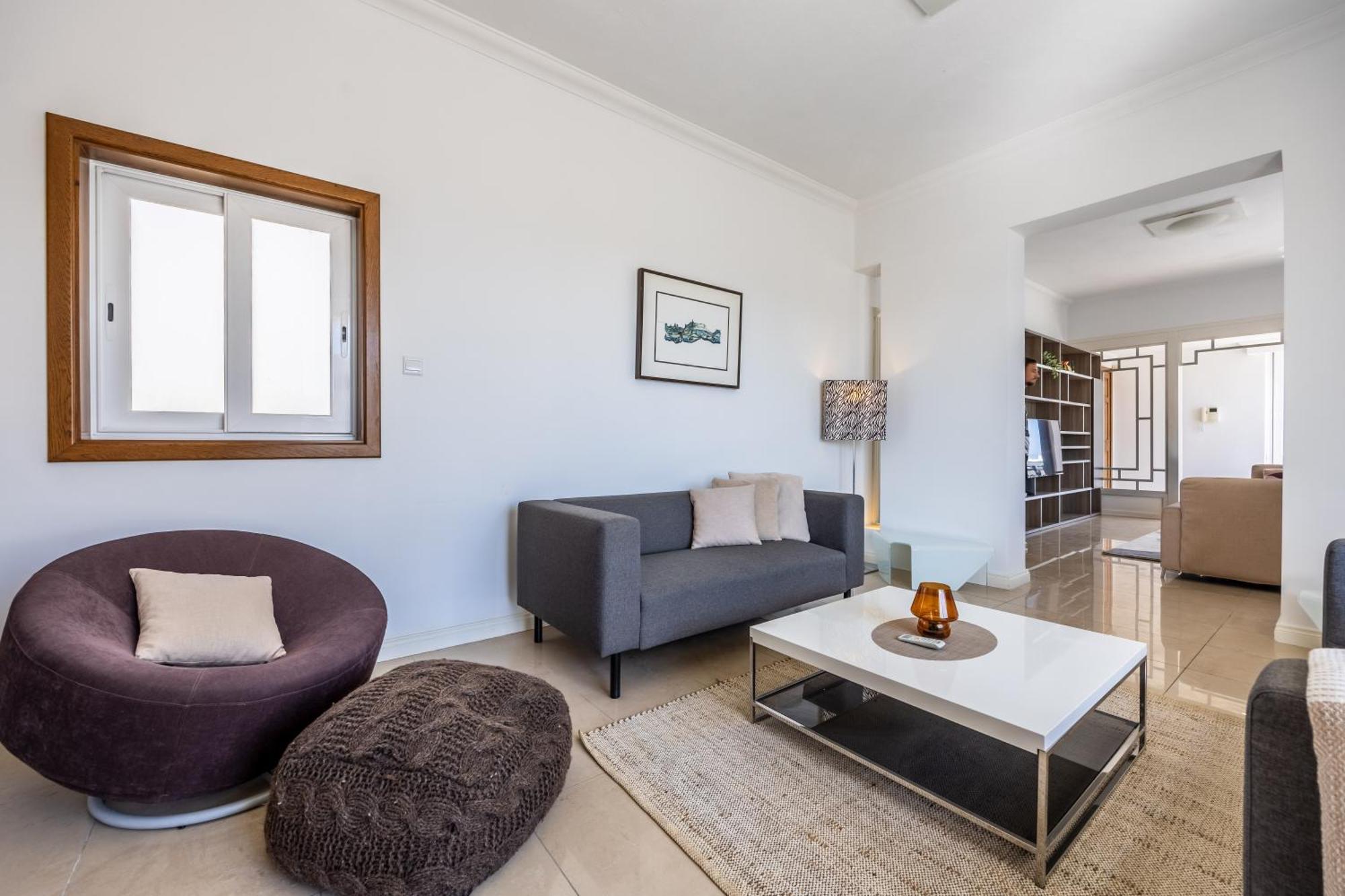 Stunning - Seaview Penthouse 3-bed + Parking