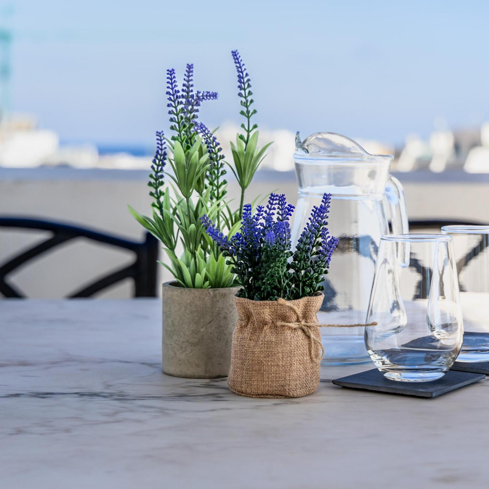 Stunning - Seaview Penthouse 3-bed + Parking